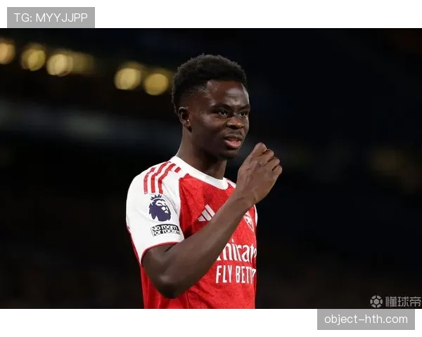 萨卡荣膺多项年度奖项，崛起为英格兰足坛新星