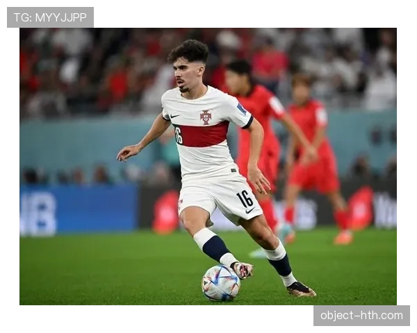 维蒂尼亚表现为何评价两极分化:战术角色与比赛影响力解析 维蒂尼亚表现为何评价两极分化:战术角色与比赛影响力解析